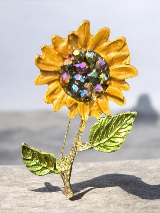 Jewelry - Vintage Sunflower Brooch with Iridescent Center - Yellow & Green NIP